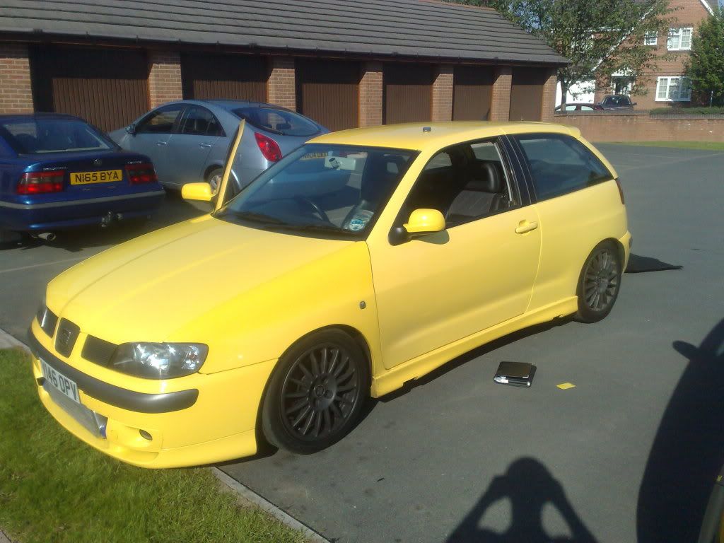 Citroen Saxo Yellow