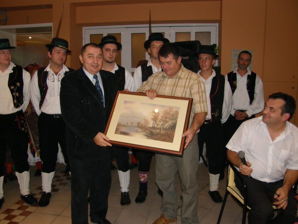 per<br />evi dariva sliku predsjedniku