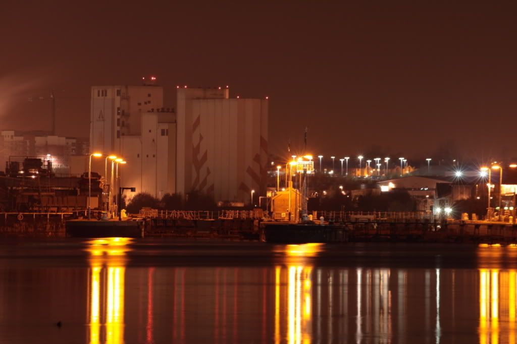 IMAGE: http://i484.photobucket.com/albums/rr210/Pete_glynn/Salford%20Quays%2027th%20Nov%202008/fl4.jpg