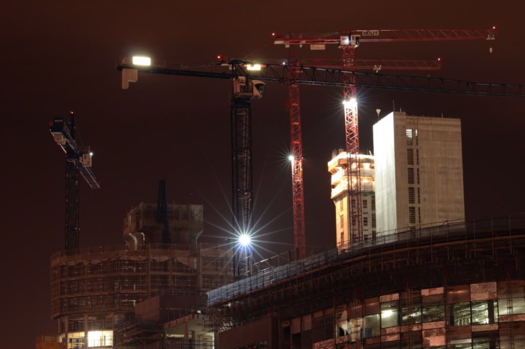 IMAGE: http://i484.photobucket.com/albums/rr210/Pete_glynn/Salford%20Quays%2027th%20Nov%202008/fl5.jpg