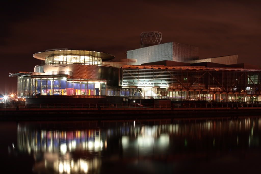 IMAGE: http://i484.photobucket.com/albums/rr210/Pete_glynn/Salford%20Quays%2027th%20Nov%202008/fl6.jpg
