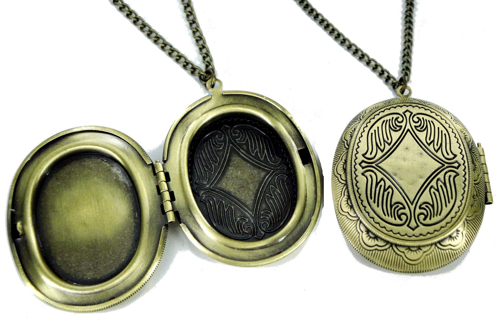 Antiquing varies inside lockets